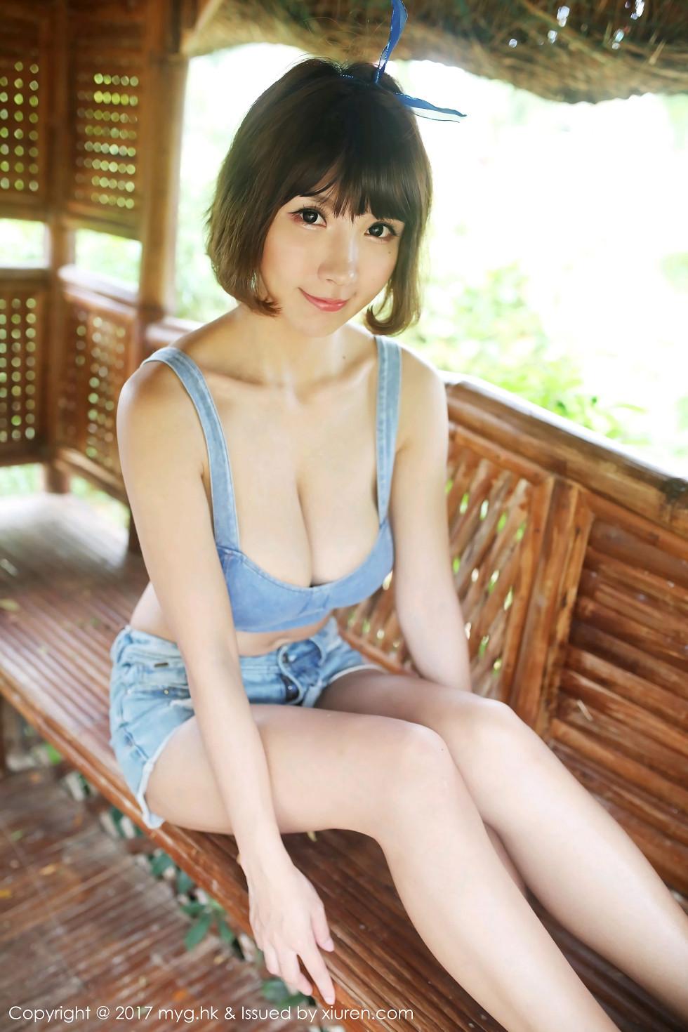 晓茜sunny薄荷岛旅拍性感白色比基尼完美身材写真74P 9